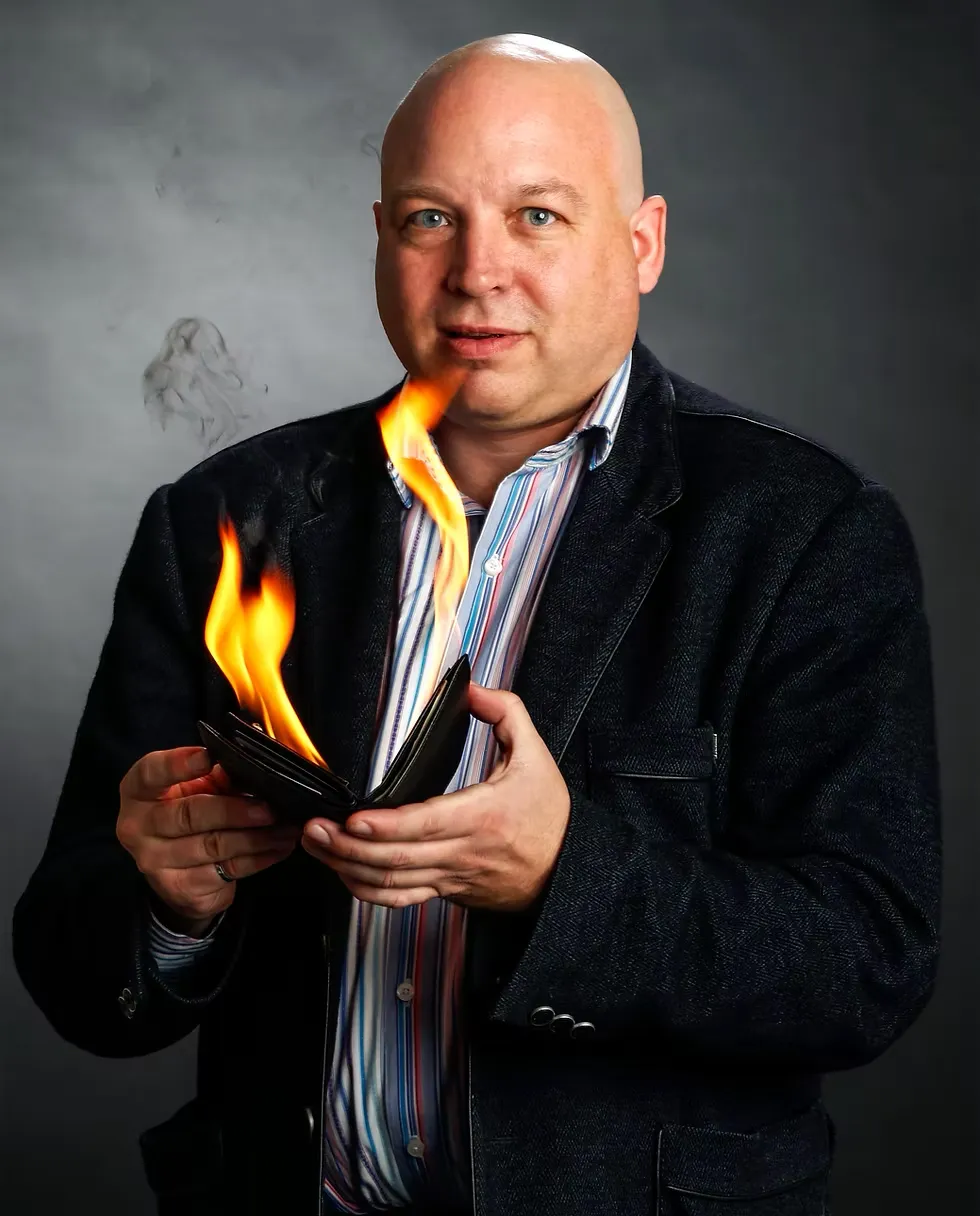 Clive Hayward engaging a crowd with interactive magic in Seattle